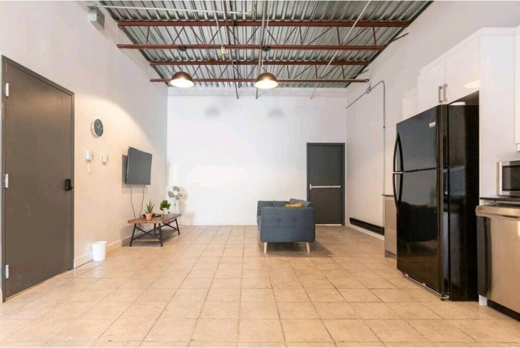 Апартаменты No°1~Plaza St-Hubert~Metro Jean-Talon~Jarry Parc Монреаль Экстерьер фото